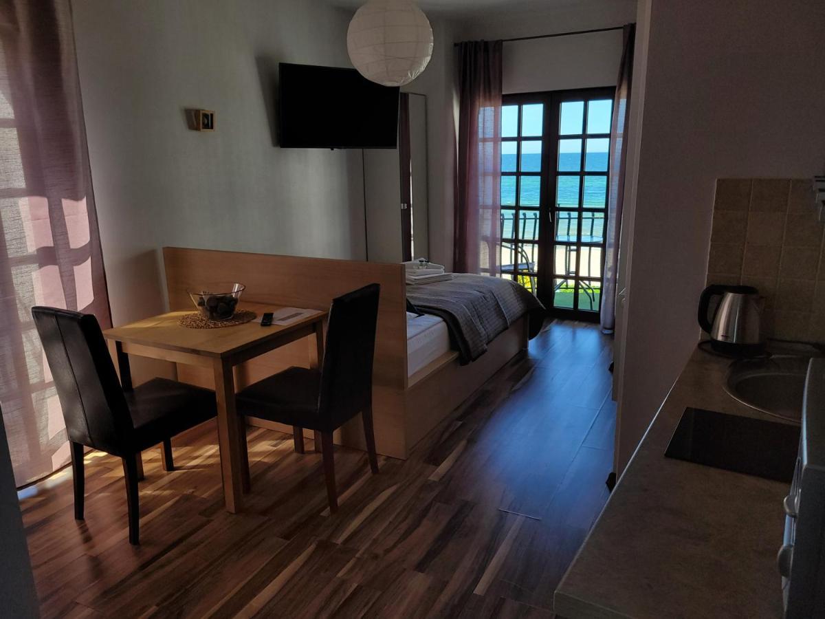 Dom Przy Plazy Bed and Breakfast Sarbinowo Esterno foto